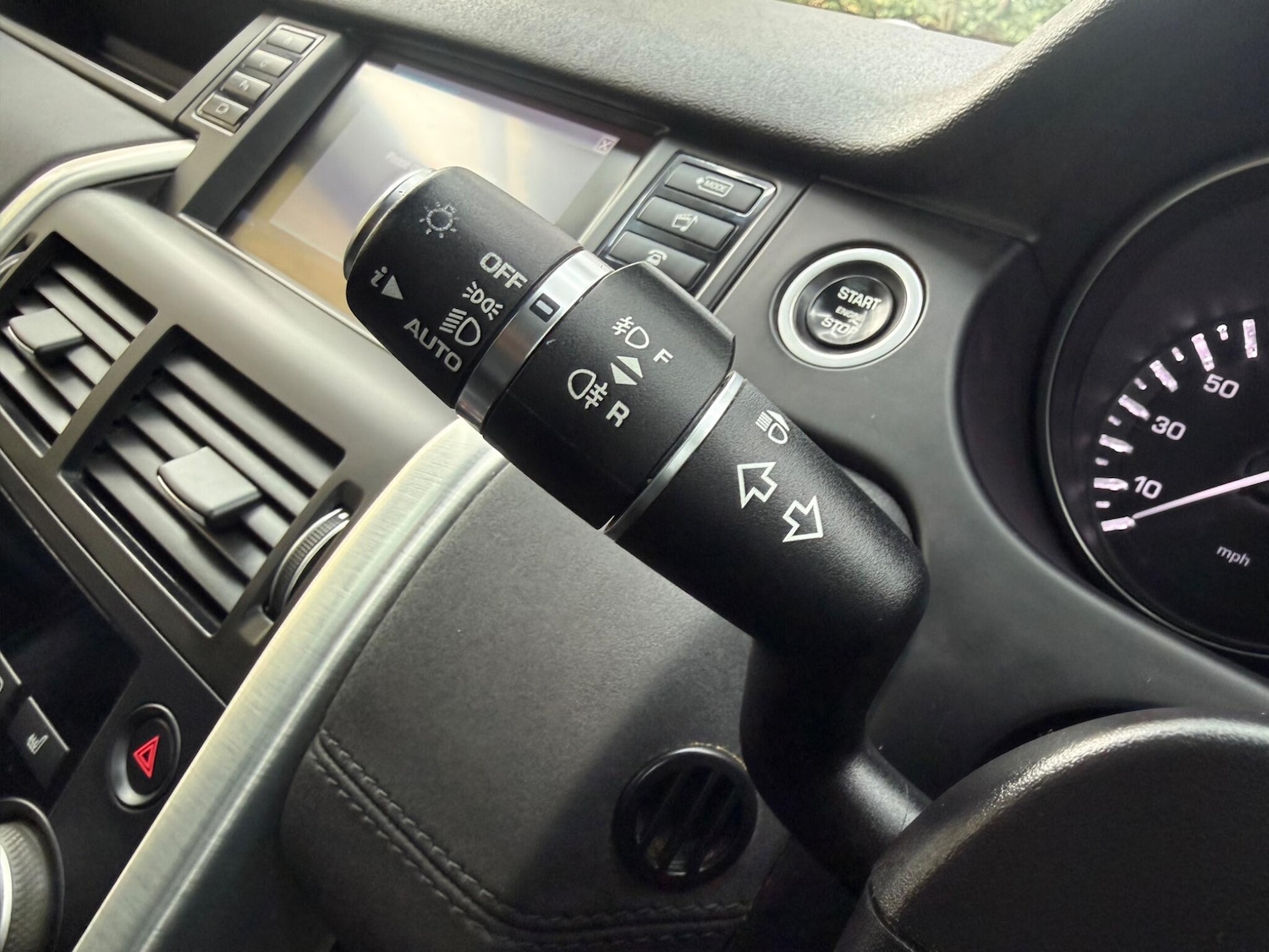 Used Land Rover Discovery Sport 2016 for sale - 78047331: Photo 36