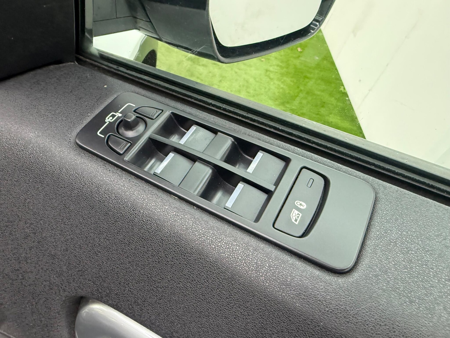 Used Land Rover Discovery Sport 2016 for sale - 78047331: Photo 41