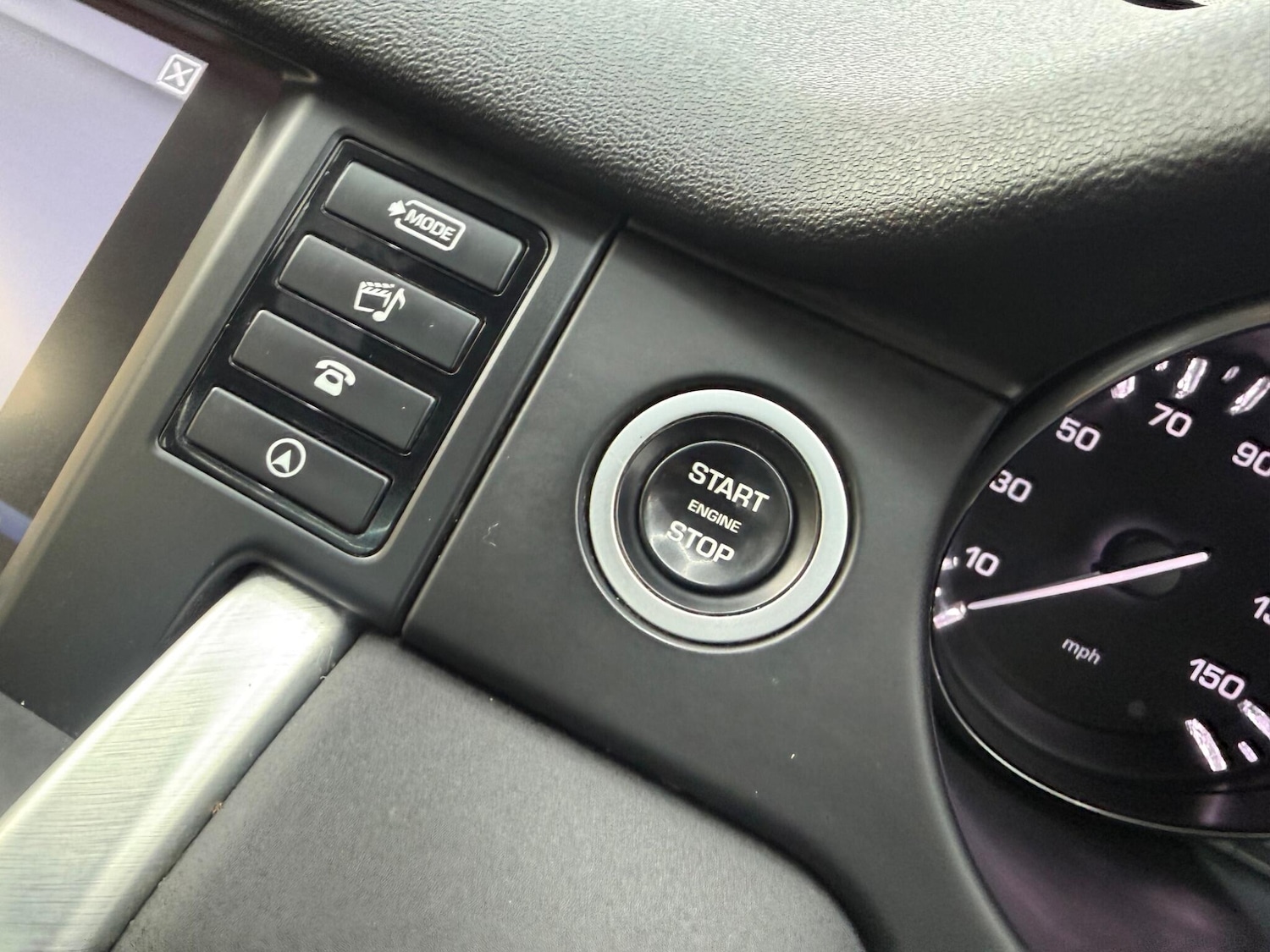 Used Land Rover Discovery Sport 2016 for sale - 78047331: Photo 43