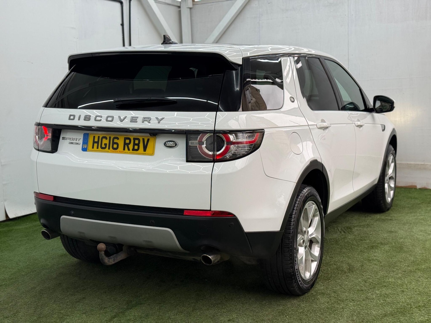 Used Land Rover Discovery Sport 2016 for sale - 78047331: Photo 6
