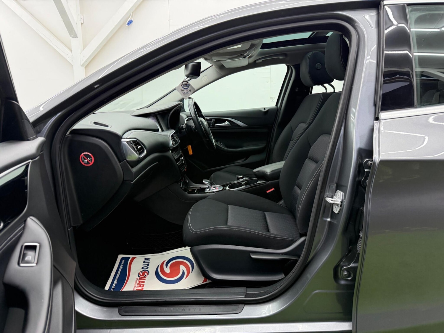 Used Infiniti Q30 for sale - 77793777: Photo 24