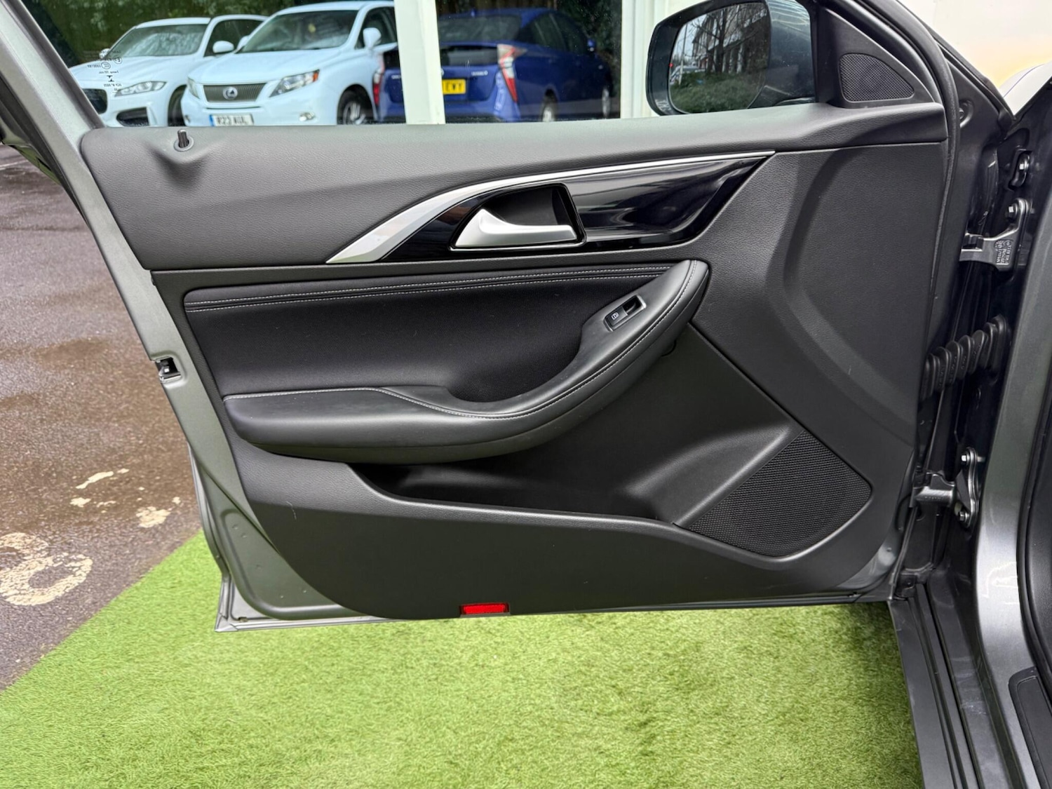 Used Infiniti Q30 for sale - 77793777: Photo 26