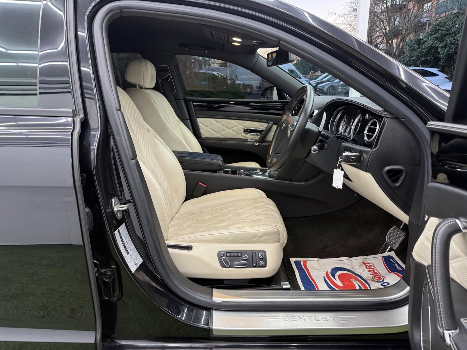 Used Bentley Flying Spur 2015 for sale - 77958246: Photo 13