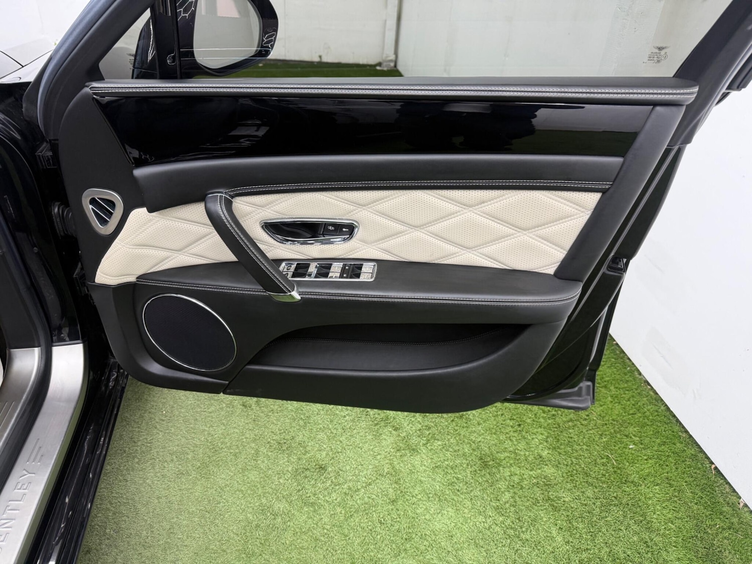 Used Bentley Flying Spur 2015 for sale - 77958246: Photo 16