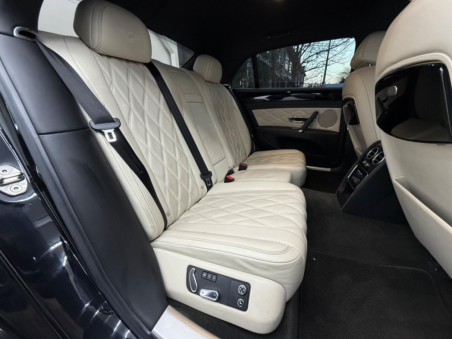 Used Bentley Flying Spur 2015 for sale - 77958246: Photo 19