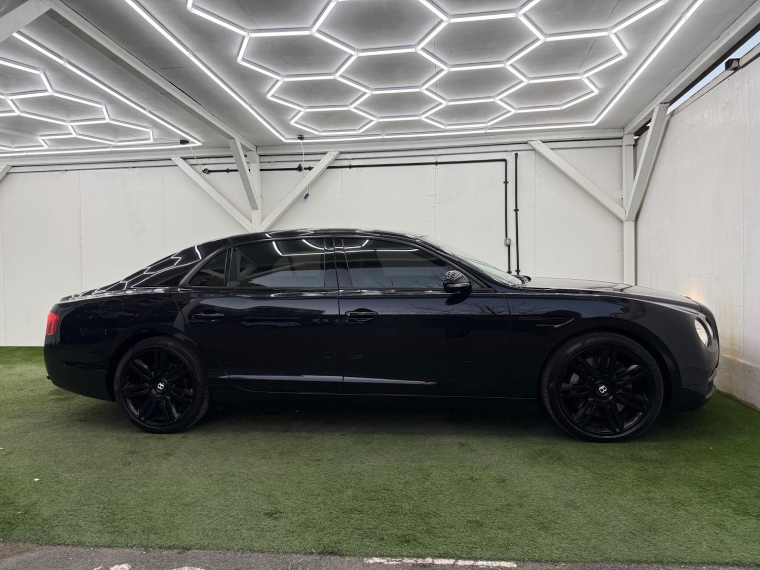 Used Bentley Flying Spur 2015 for sale - 77958246: Photo 2