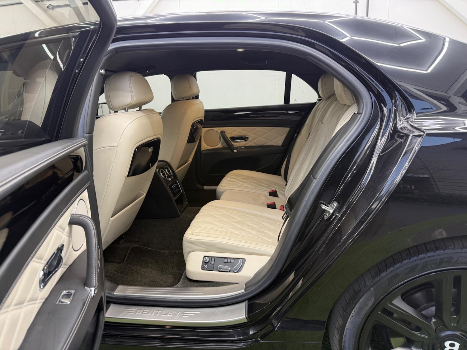 Used Bentley Flying Spur 2015 for sale - 77958246: Photo 21