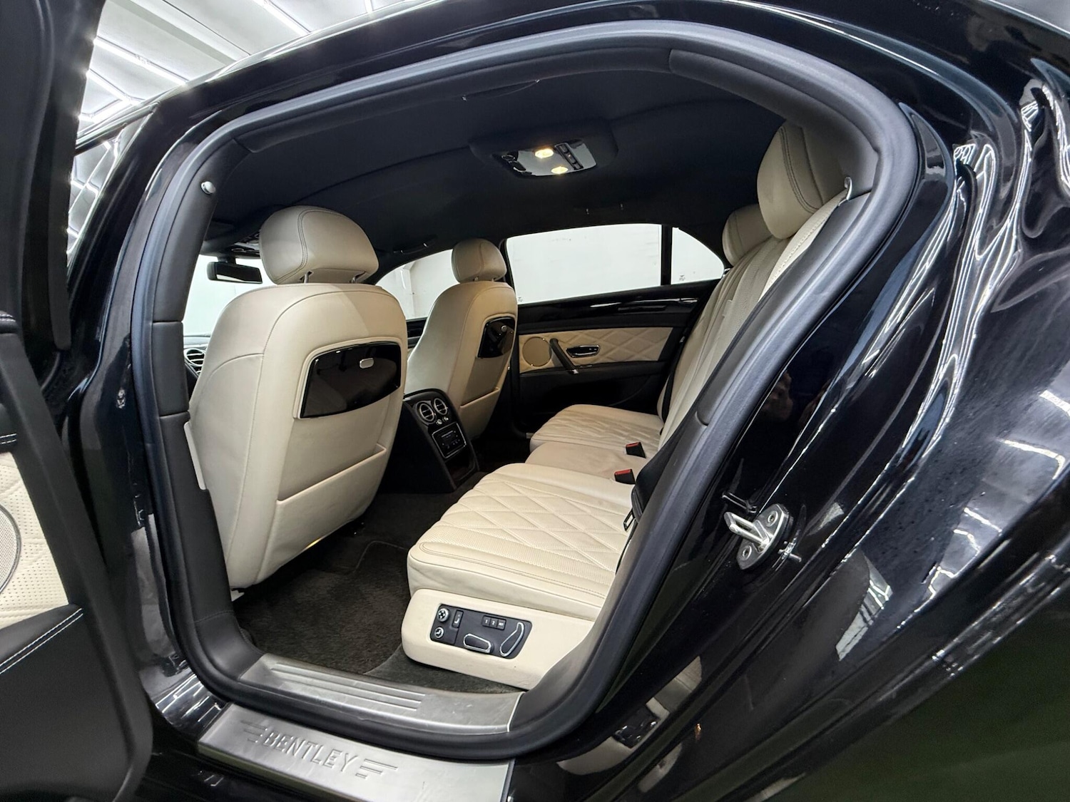 Used Bentley Flying Spur 2015 for sale - 77958246: Photo 22