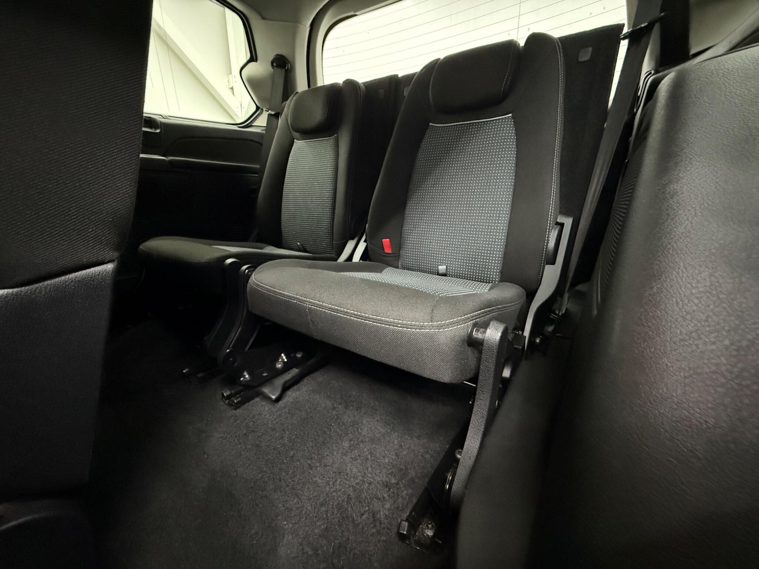 Used Ford Galaxy for sale - 77496098: Photo 27