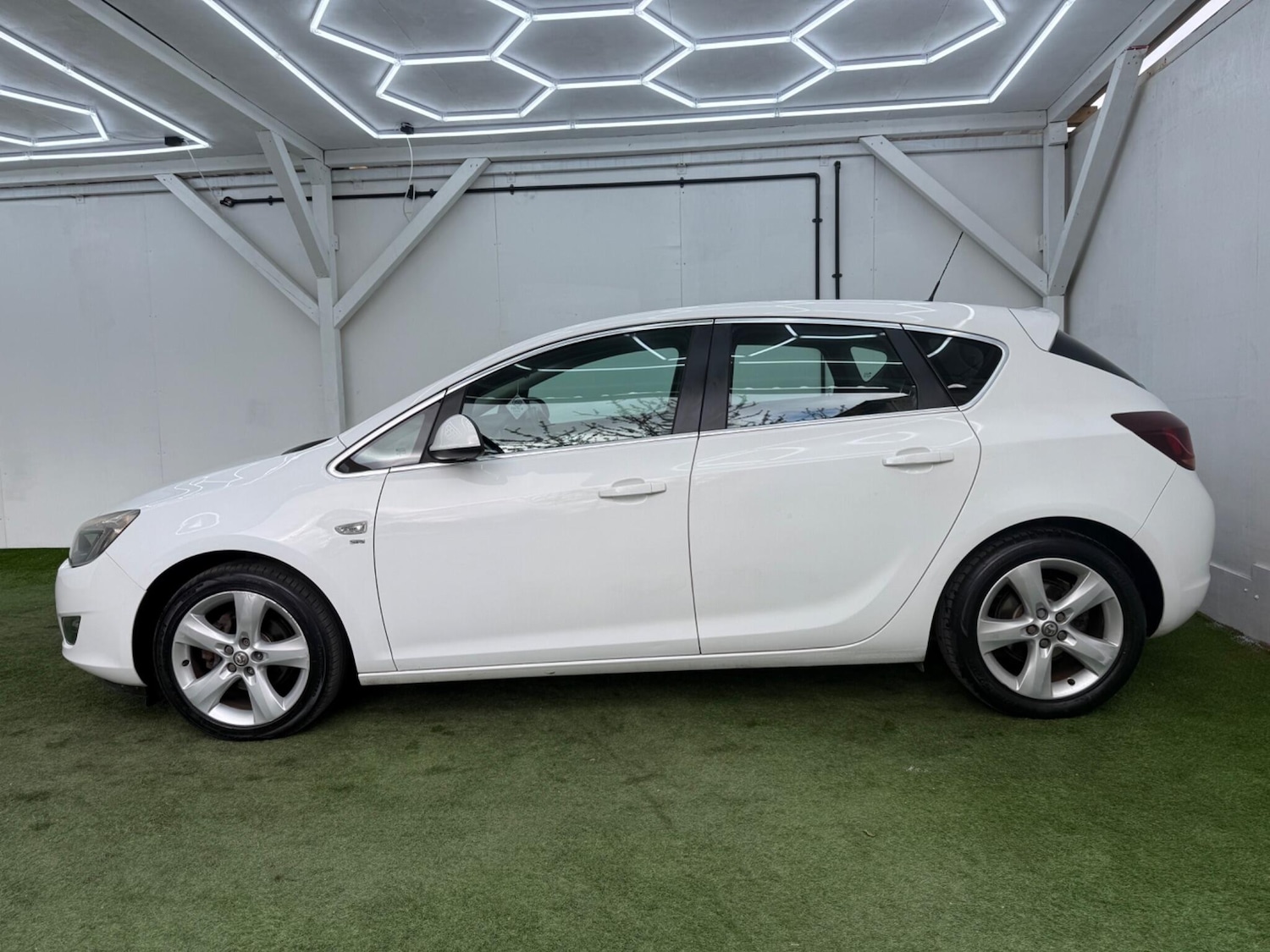 Used Vauxhall Astra 2012 for sale - 78171149: Photo 10