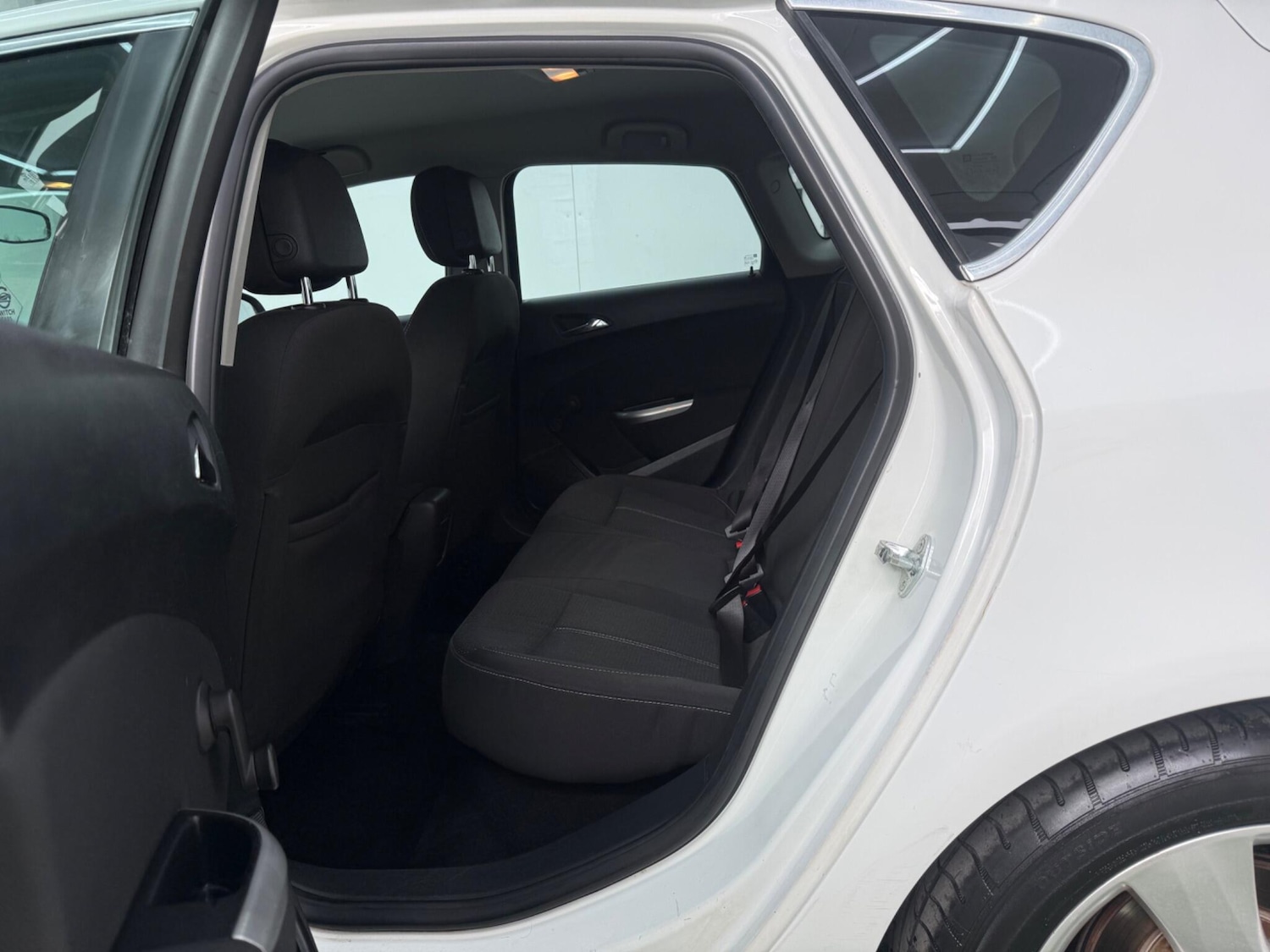 Used Vauxhall Astra 2012 for sale - 78171149: Photo 22