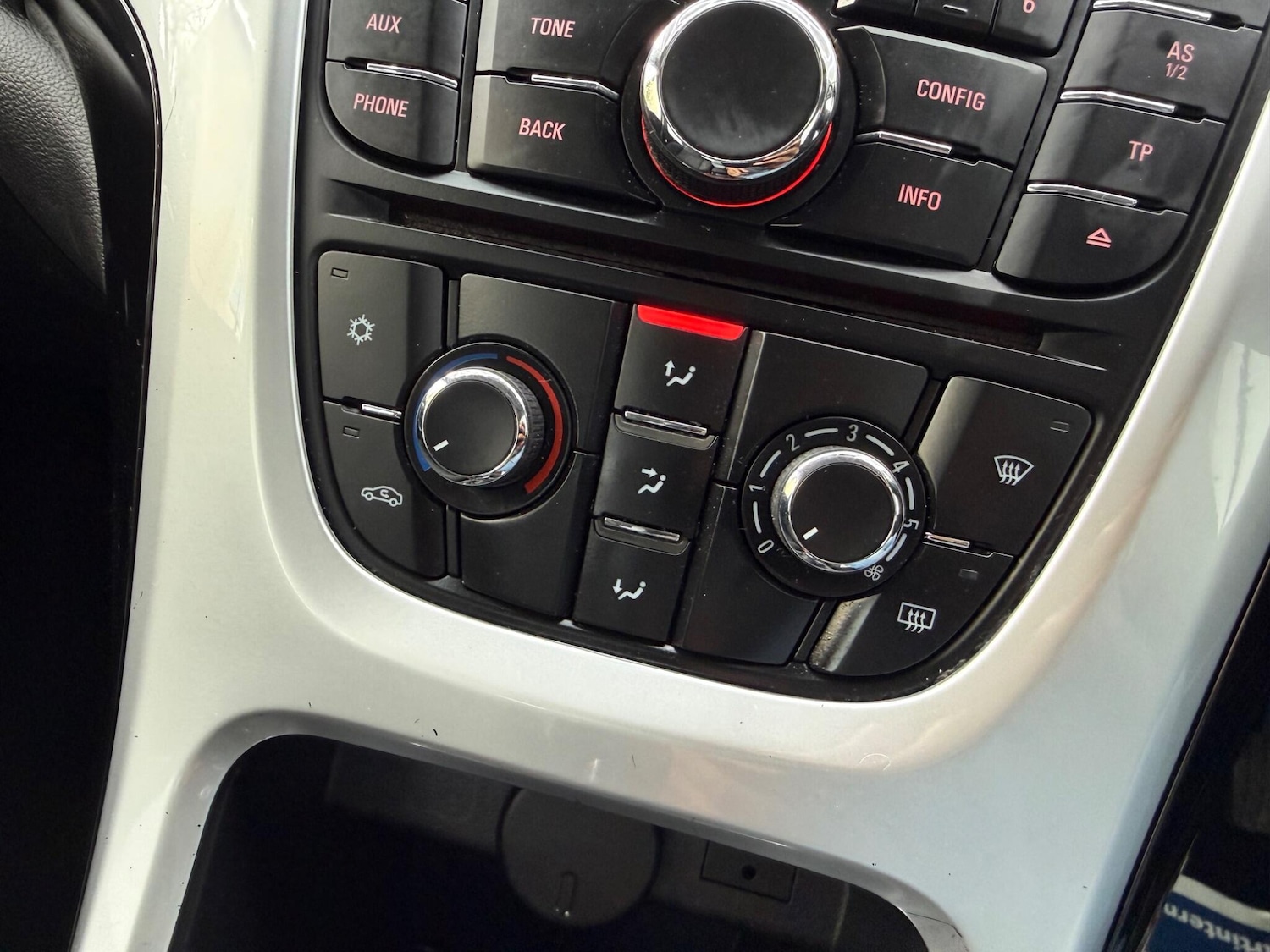 Used Vauxhall Astra 2012 for sale - 78171149: Photo 45