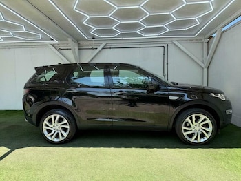 Used Land Rover Discovery Sport 2016 for sale - 79132590: Photo