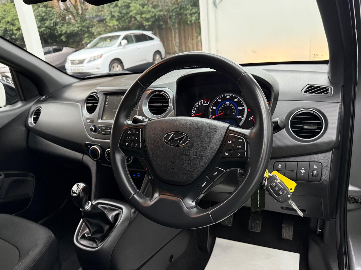 Used Hyundai i10 2018 for sale - 77387193: Photo 15