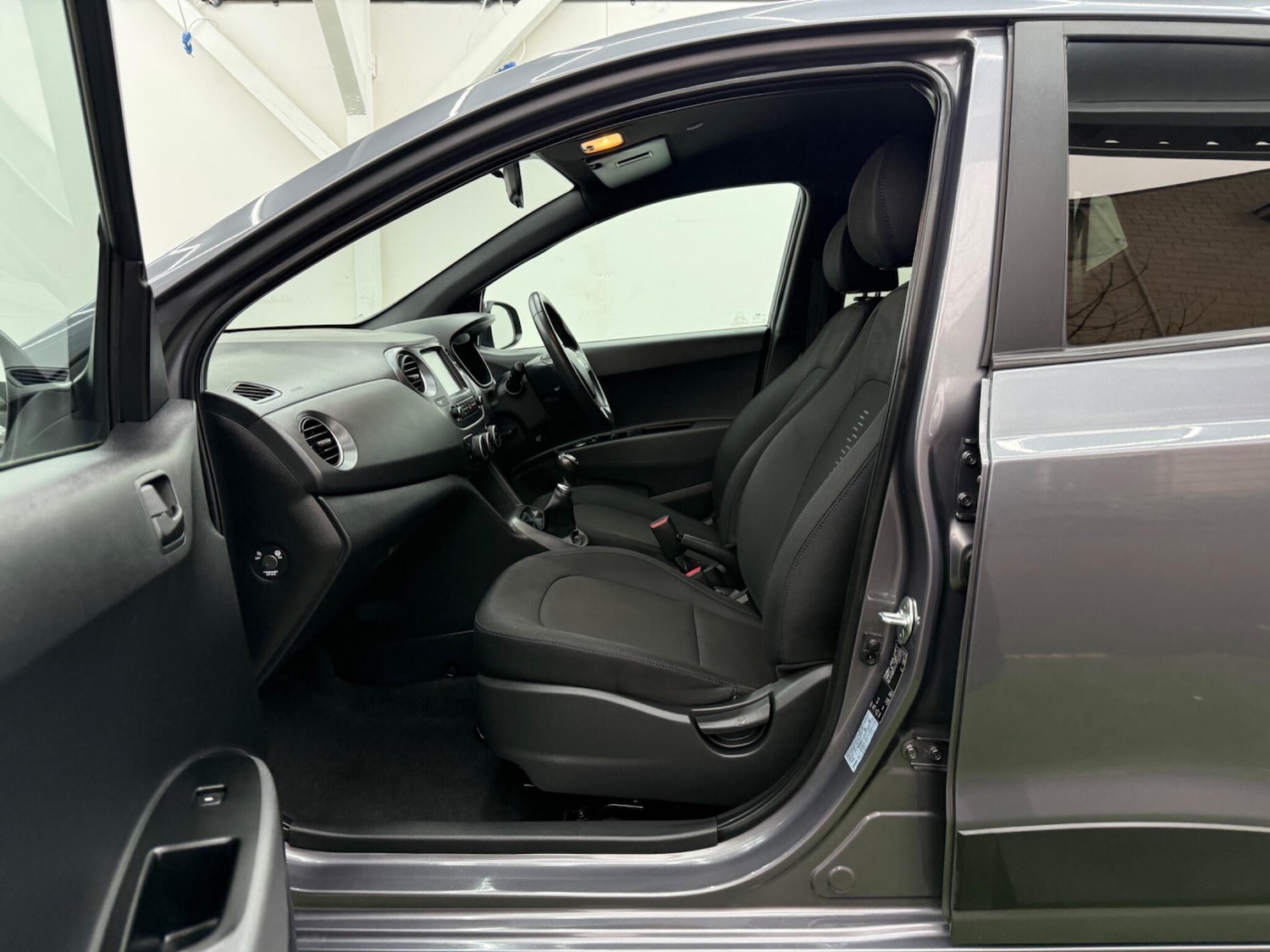 Used Hyundai i10 2018 for sale - 77387193: Photo 25