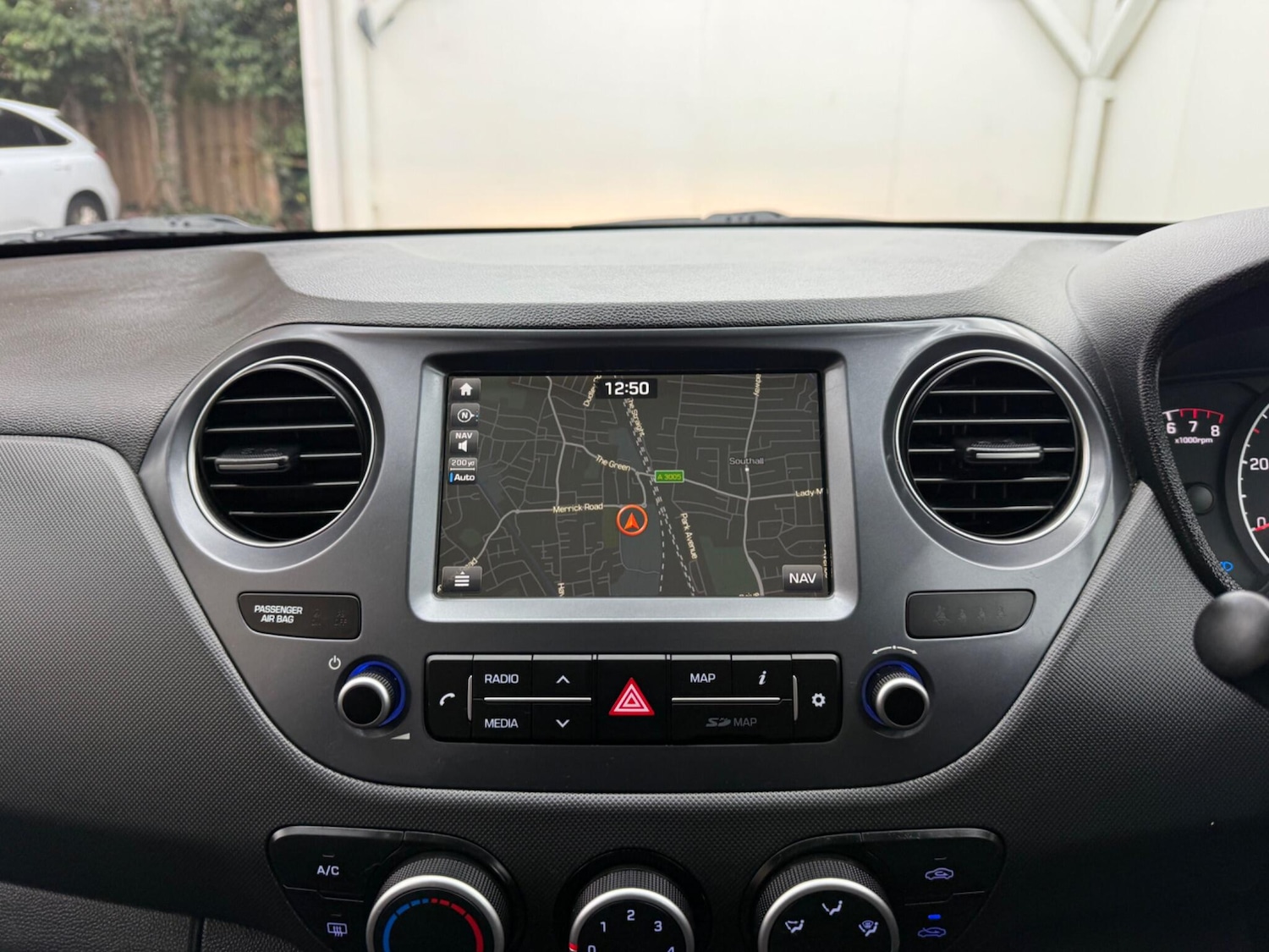 Used Hyundai i10 2018 for sale - 77387193: Photo 29