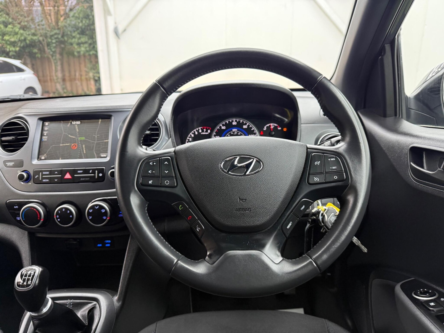 Used Hyundai i10 2018 for sale - 77387193: Photo 32
