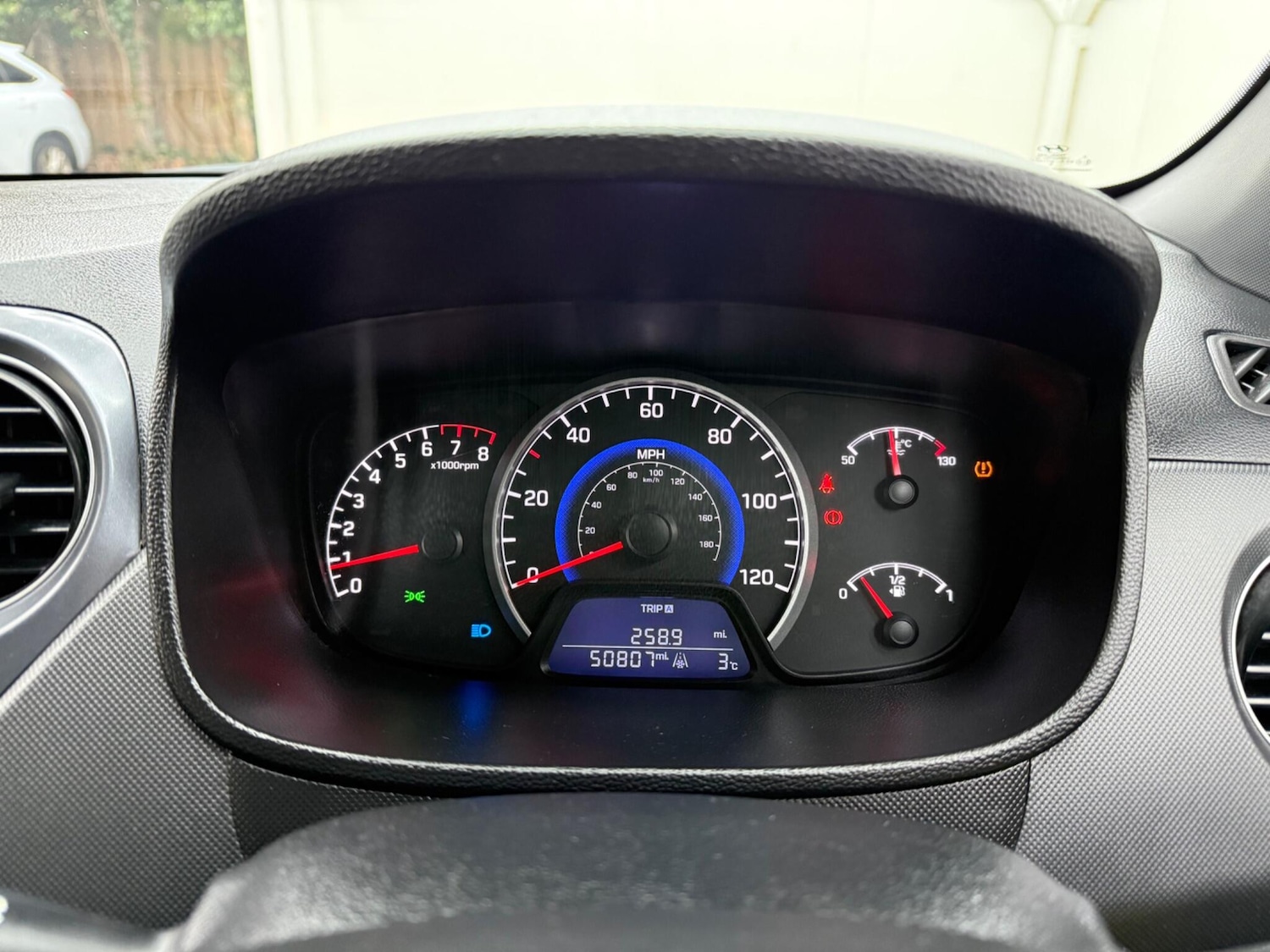 Used Hyundai i10 2018 for sale - 77387193: Photo 33