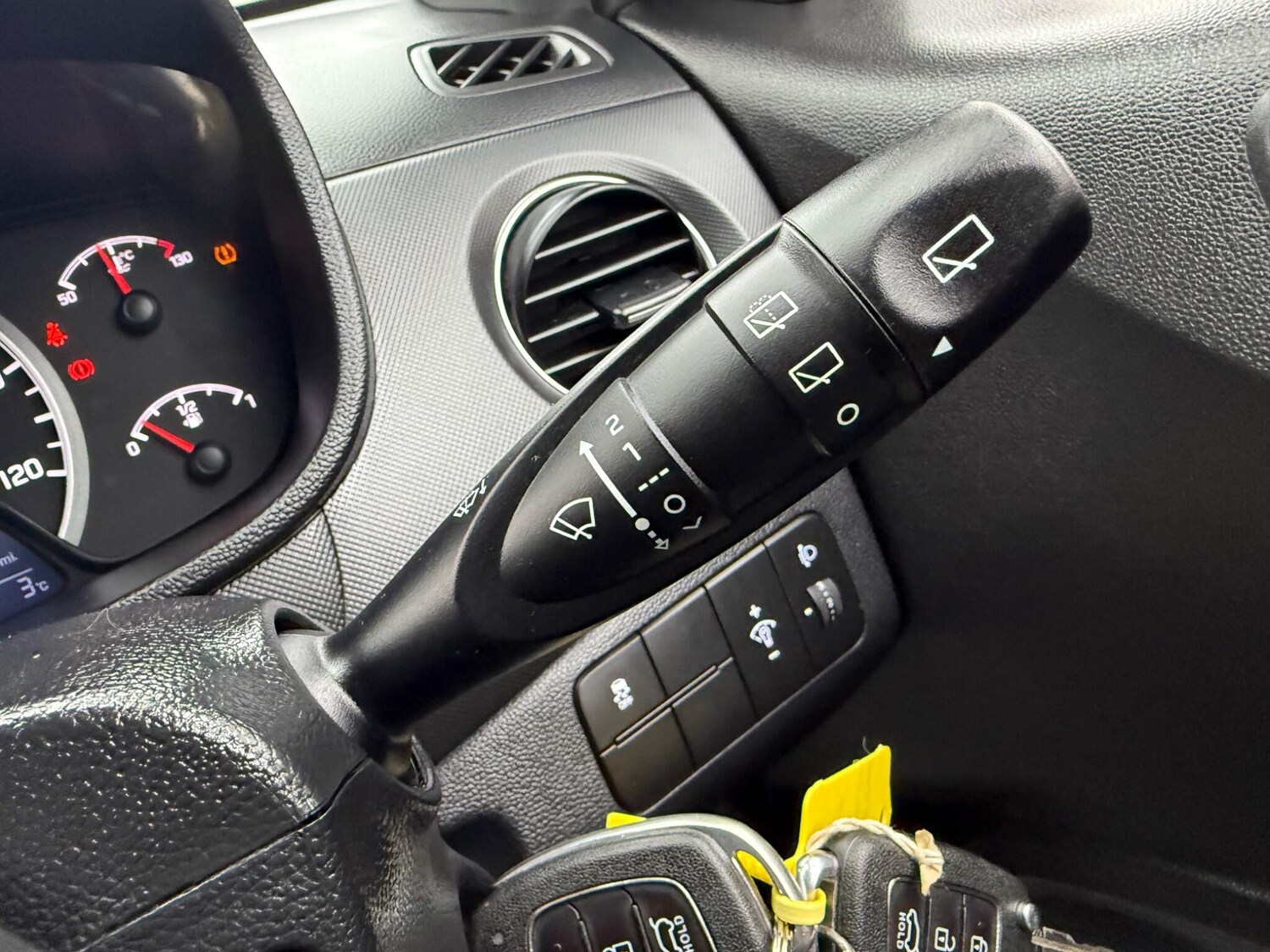 Used Hyundai i10 2018 for sale - 77387193: Photo 37