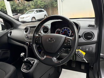 Used Hyundai i10 2018 for sale - 77387193: Photo