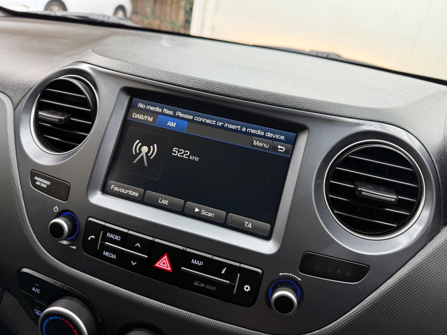 Used Hyundai i10 2018 for sale - 77387193: Photo 47