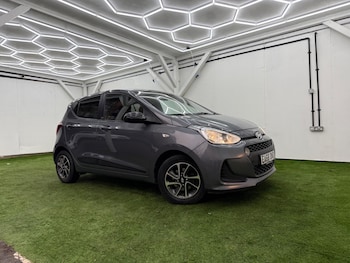 Used Hyundai i10 2018 for sale - 77387193: Photo