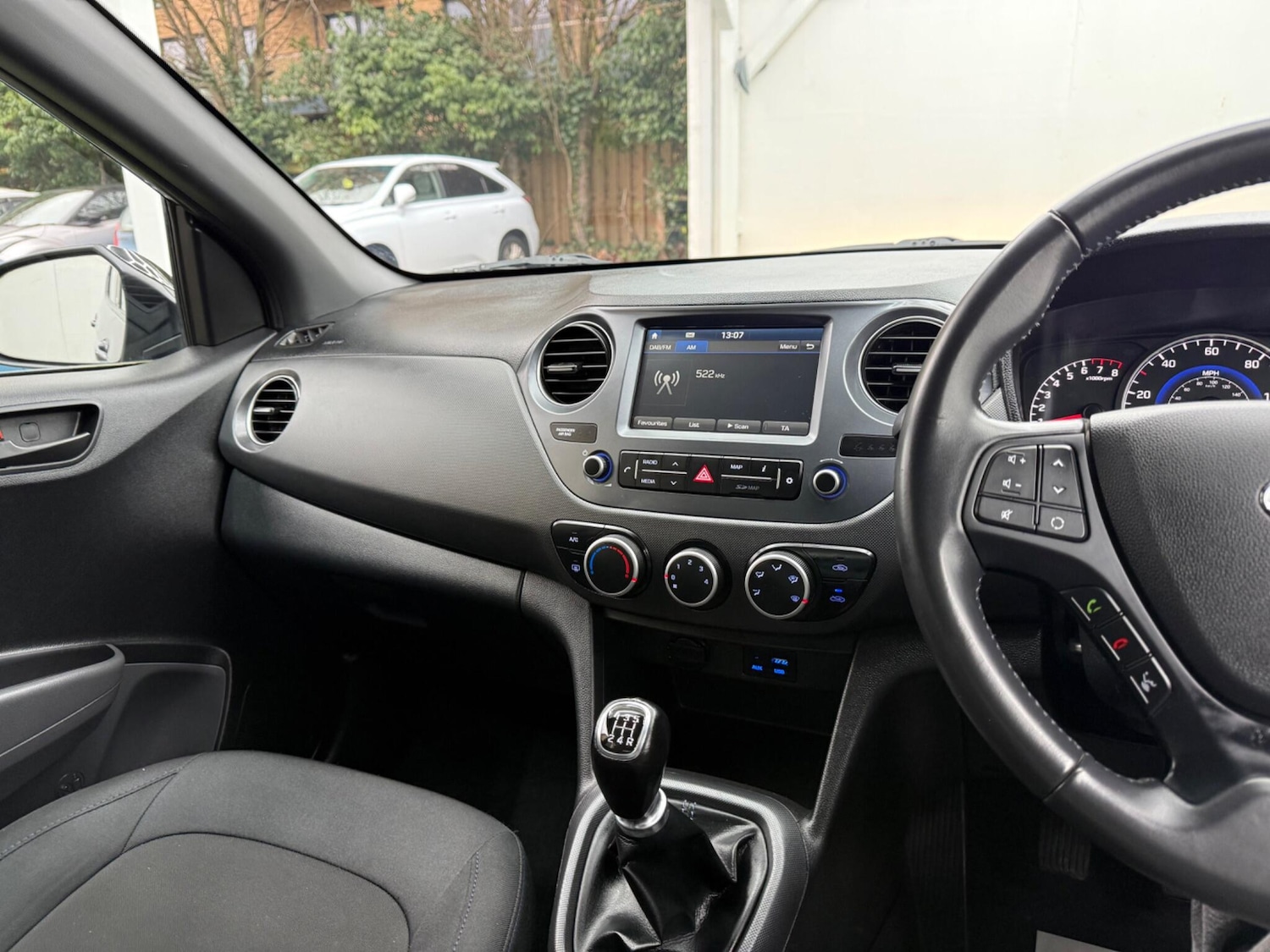 Used Hyundai i10 2018 for sale - 77387193: Photo 53