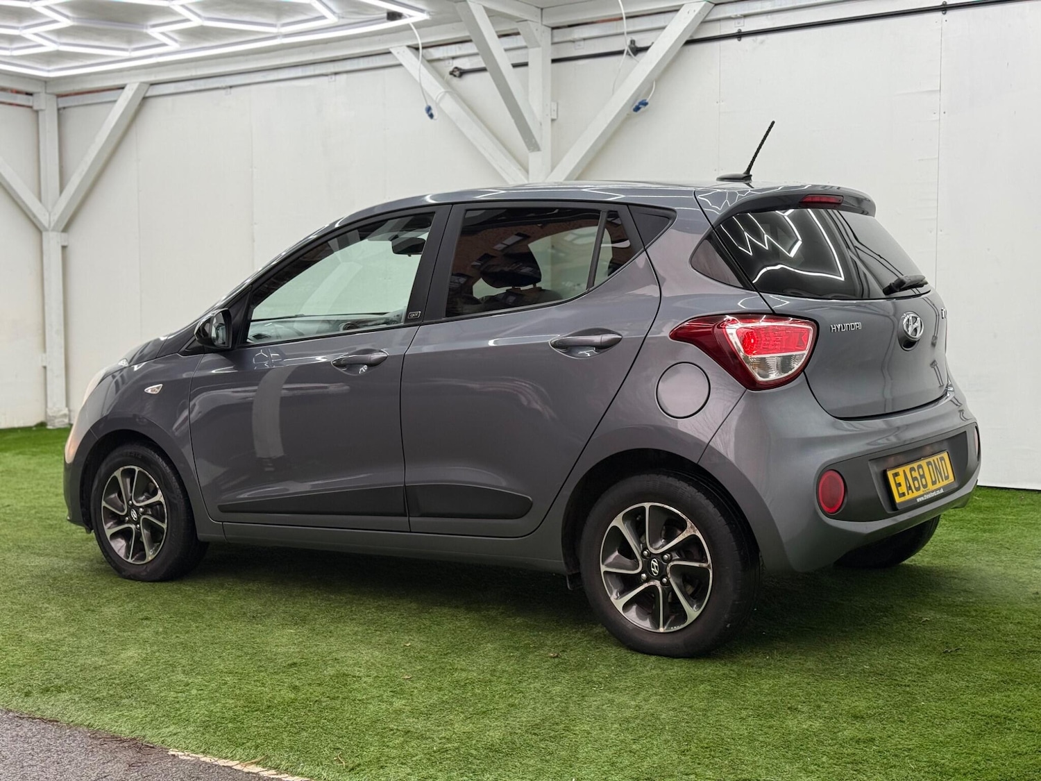 Used Hyundai i10 2018 for sale - 77387193: Photo 9