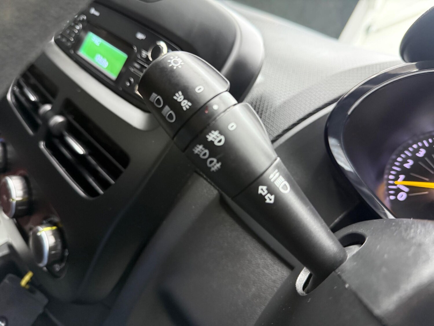 Used Renault Clio for sale - 77509862: Photo 35