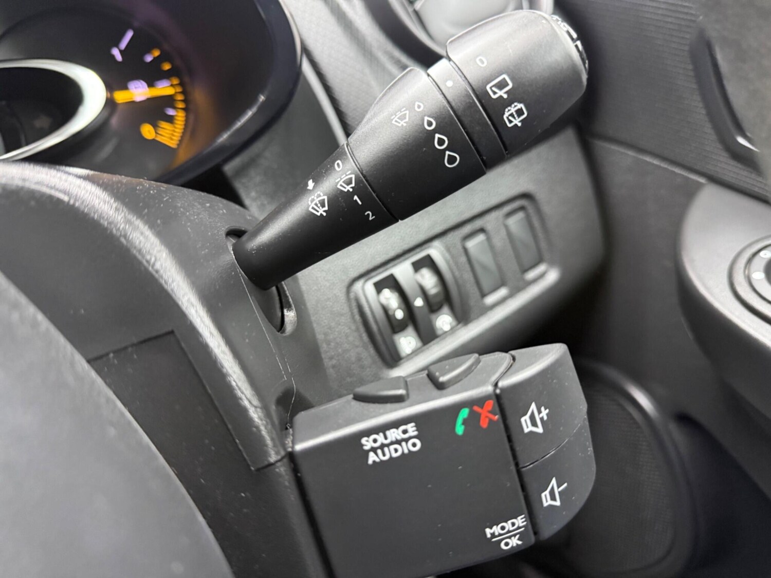 Used Renault Clio for sale - 77509862: Photo 36