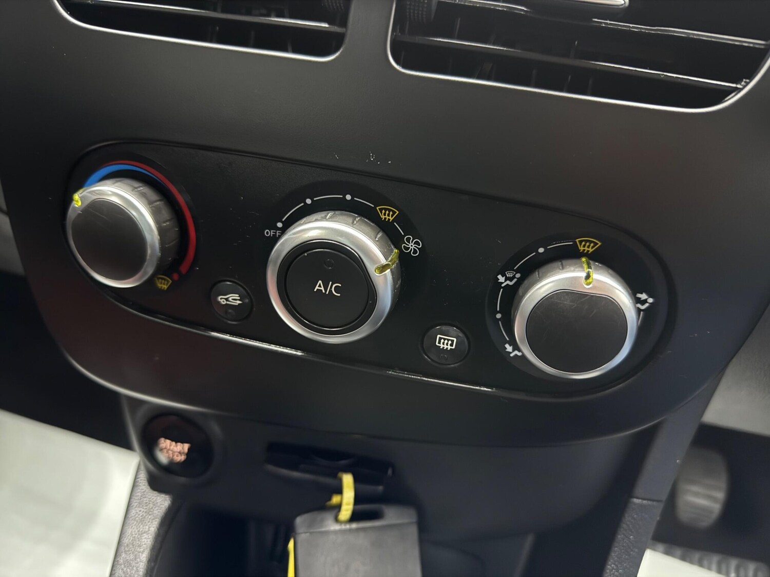 Used Renault Clio for sale - 77509862: Photo 44