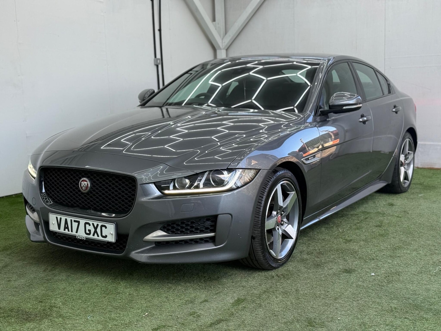 Used Jaguar XE 2017 for sale - 78170334: Photo 11