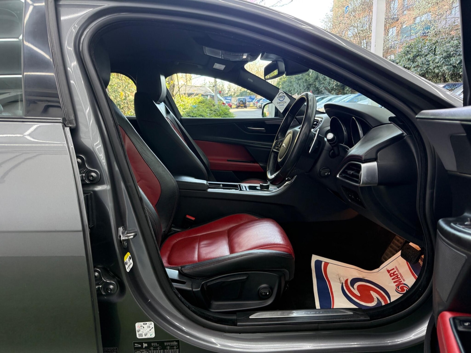 Used Jaguar XE 2017 for sale - 78170334: Photo 14