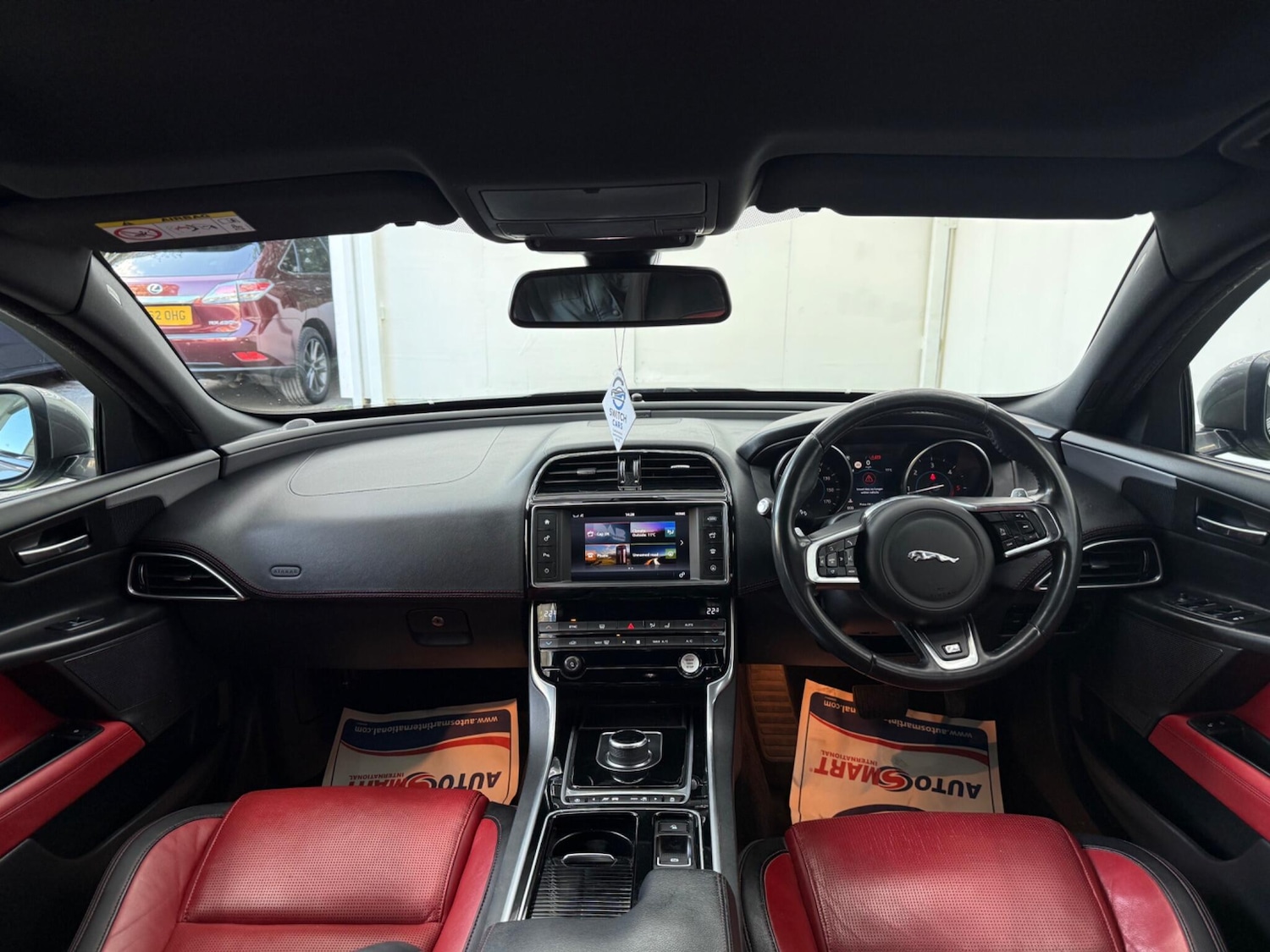 Used Jaguar XE 2017 for sale - 78170334: Photo 28