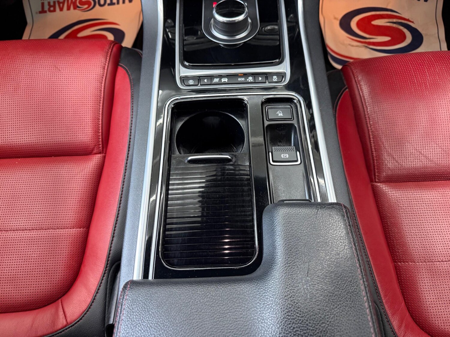 Used Jaguar XE 2017 for sale - 78170334: Photo 31