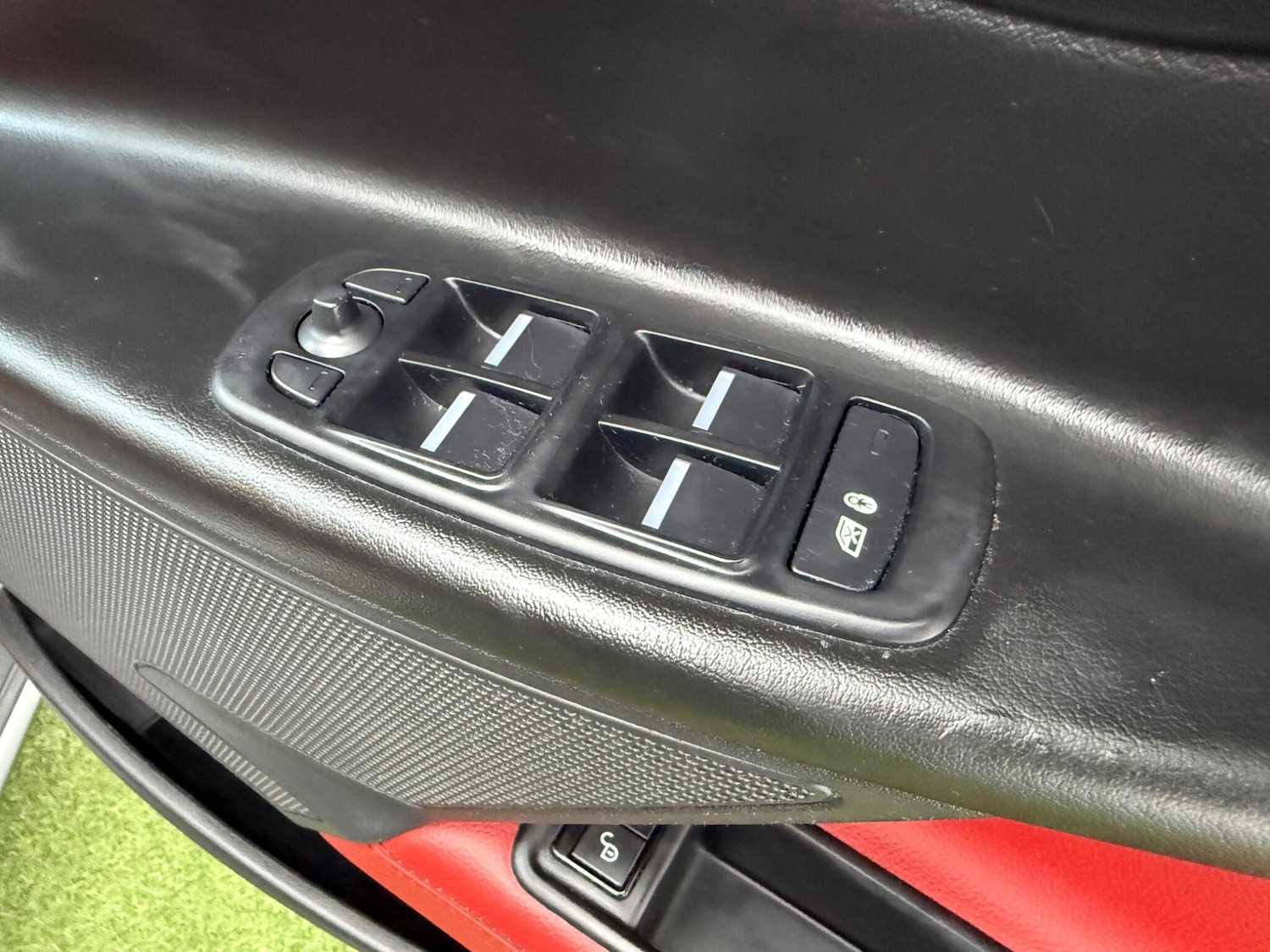 Used Jaguar XE 2017 for sale - 78170334: Photo 40