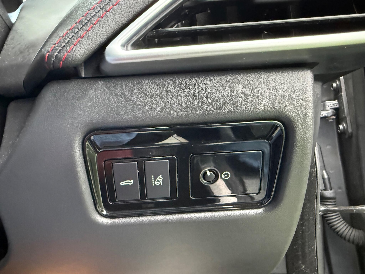 Used Jaguar XE 2017 for sale - 78170334: Photo 42