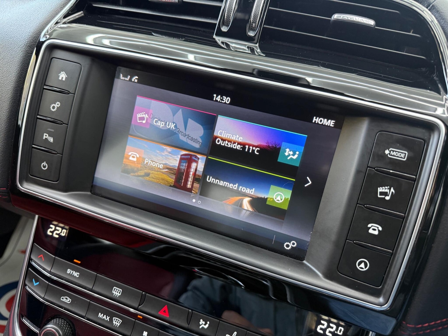 Used Jaguar XE 2017 for sale - 78170334: Photo 44