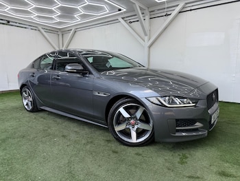 Used Jaguar XE 2017 for sale - 78170334: Photo