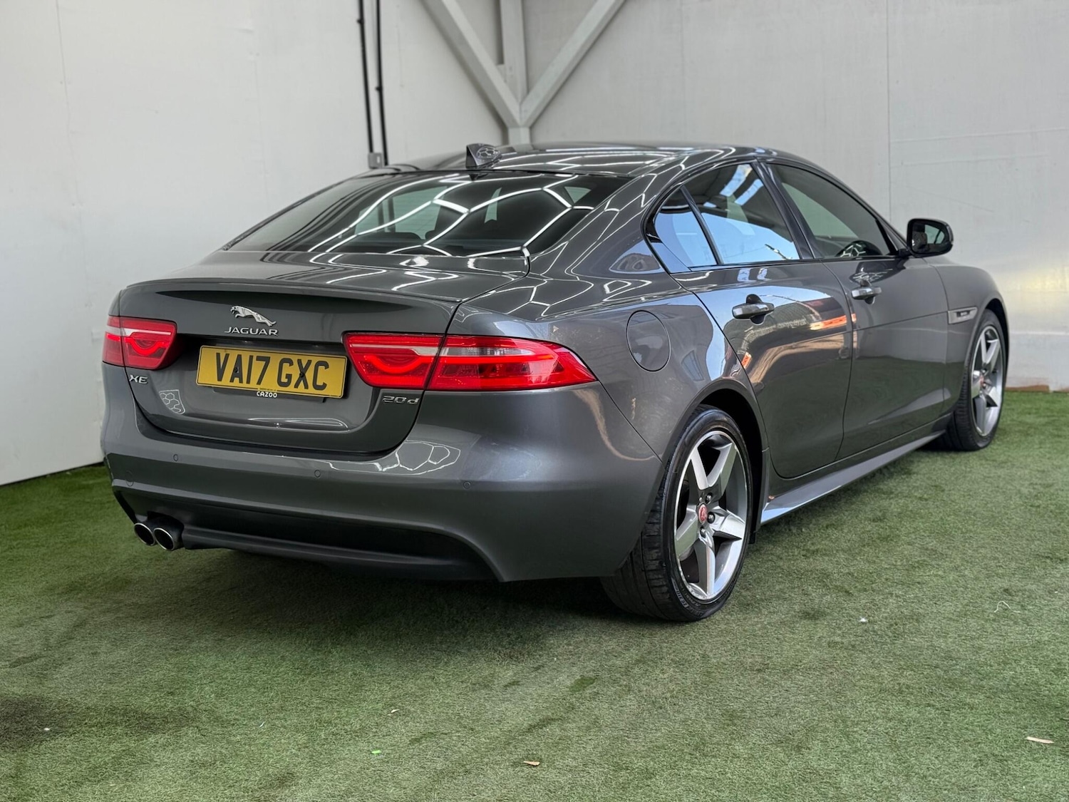 Used Jaguar XE 2017 for sale - 78170334: Photo 6