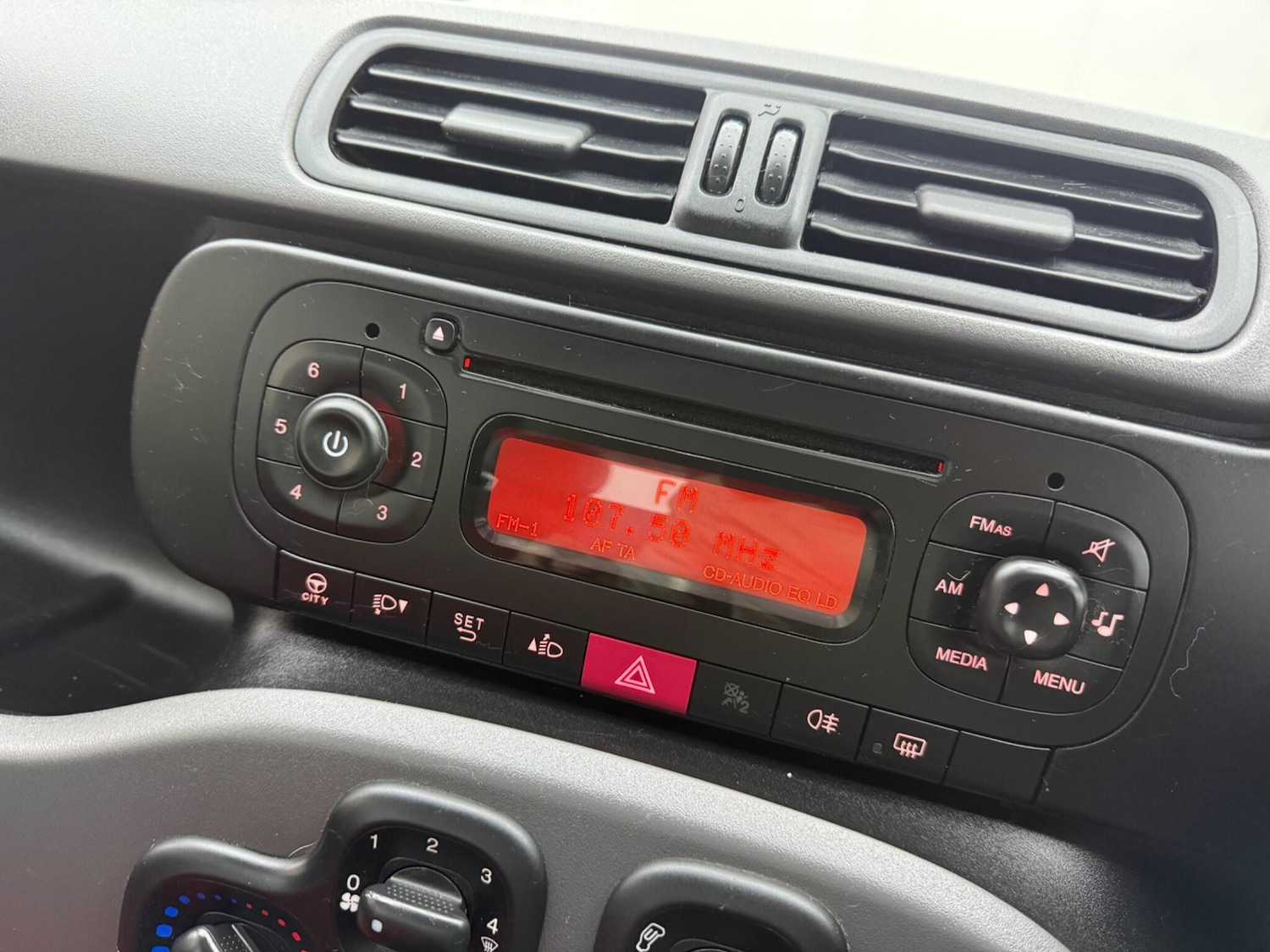 Used Fiat Panda 2015 for sale - 77386910: Photo 41