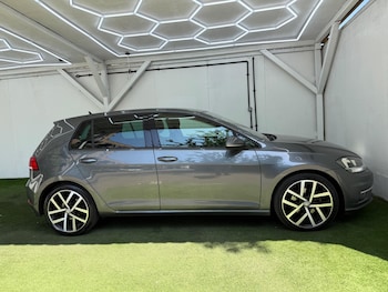 Used Volkswagen Golf 2019 for sale - 78989087: Photo