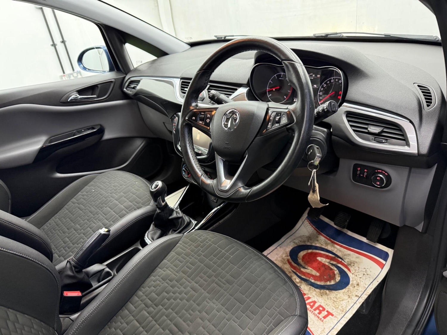 Used Vauxhall Corsa 2015 for sale - 77400824: Photo 3