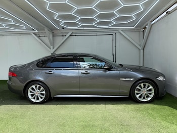 Used Jaguar XF 2018 for sale - 79121476: Photo
