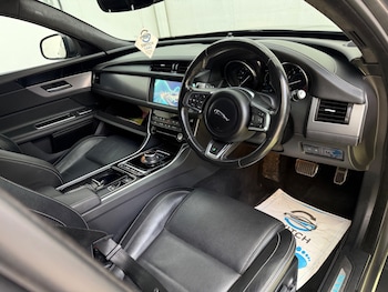 Used Jaguar XF 2018 for sale - 79121476: Photo