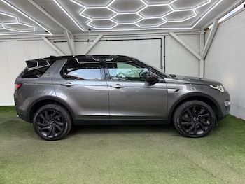 Used Land Rover Discovery Sport 2017 for sale - 79237242: Photo