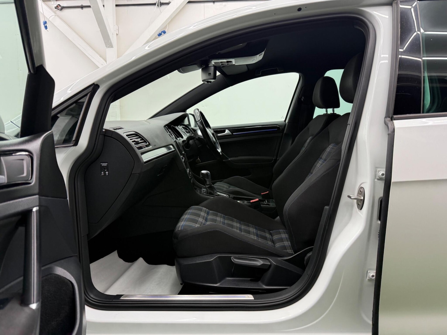 Used Volkswagen Golf 2015 for sale - 77386844: Photo 24