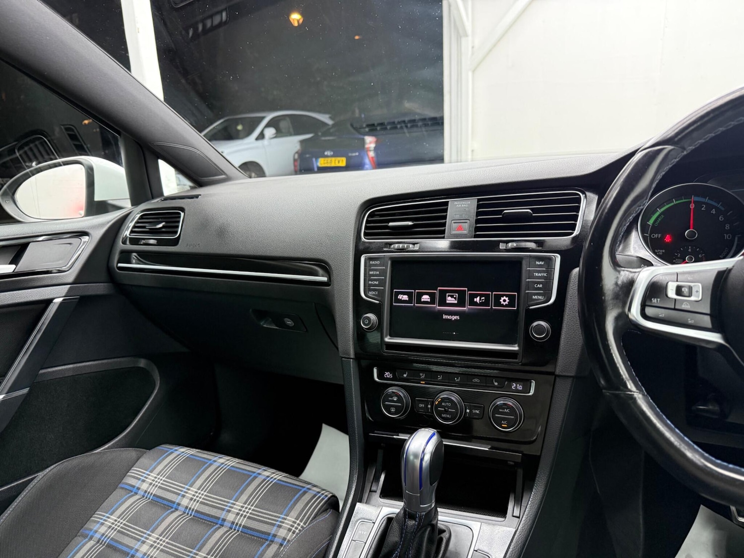 Used Volkswagen Golf 2015 for sale - 77386844: Photo 60