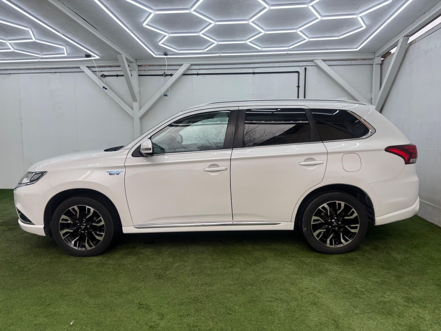 Used Mitsubishi Outlander 2017 for sale - 77637527: Photo 10