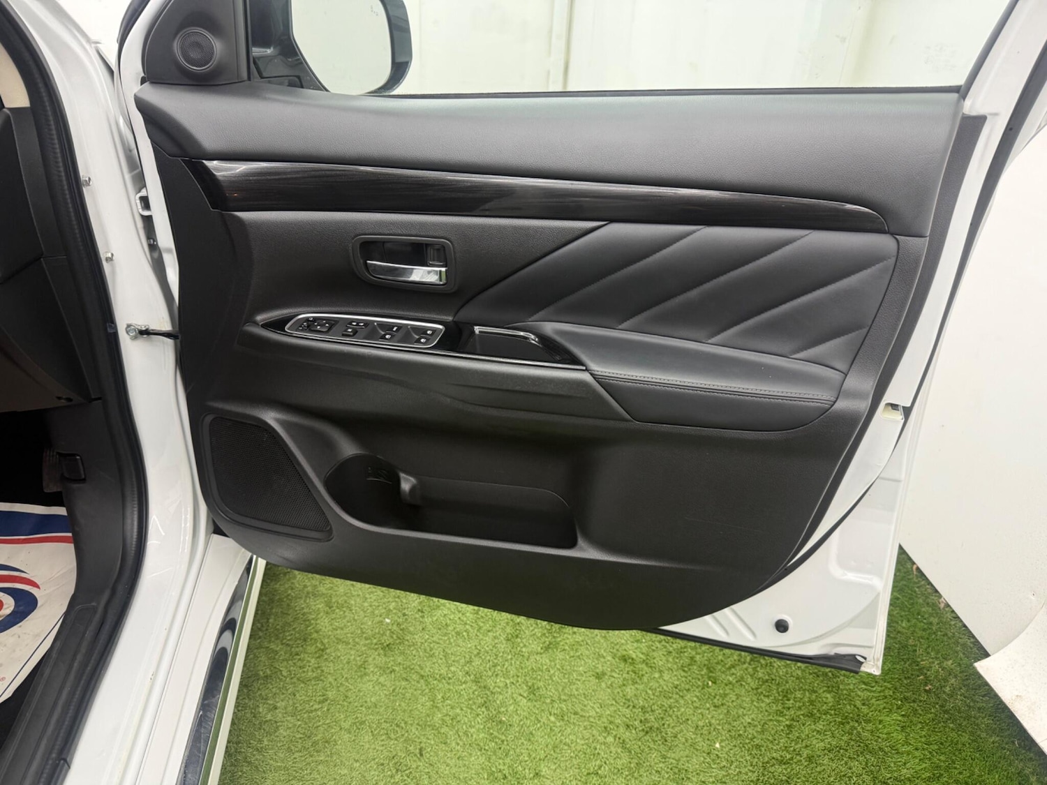 Used Mitsubishi Outlander 2017 for sale - 77637527: Photo 18